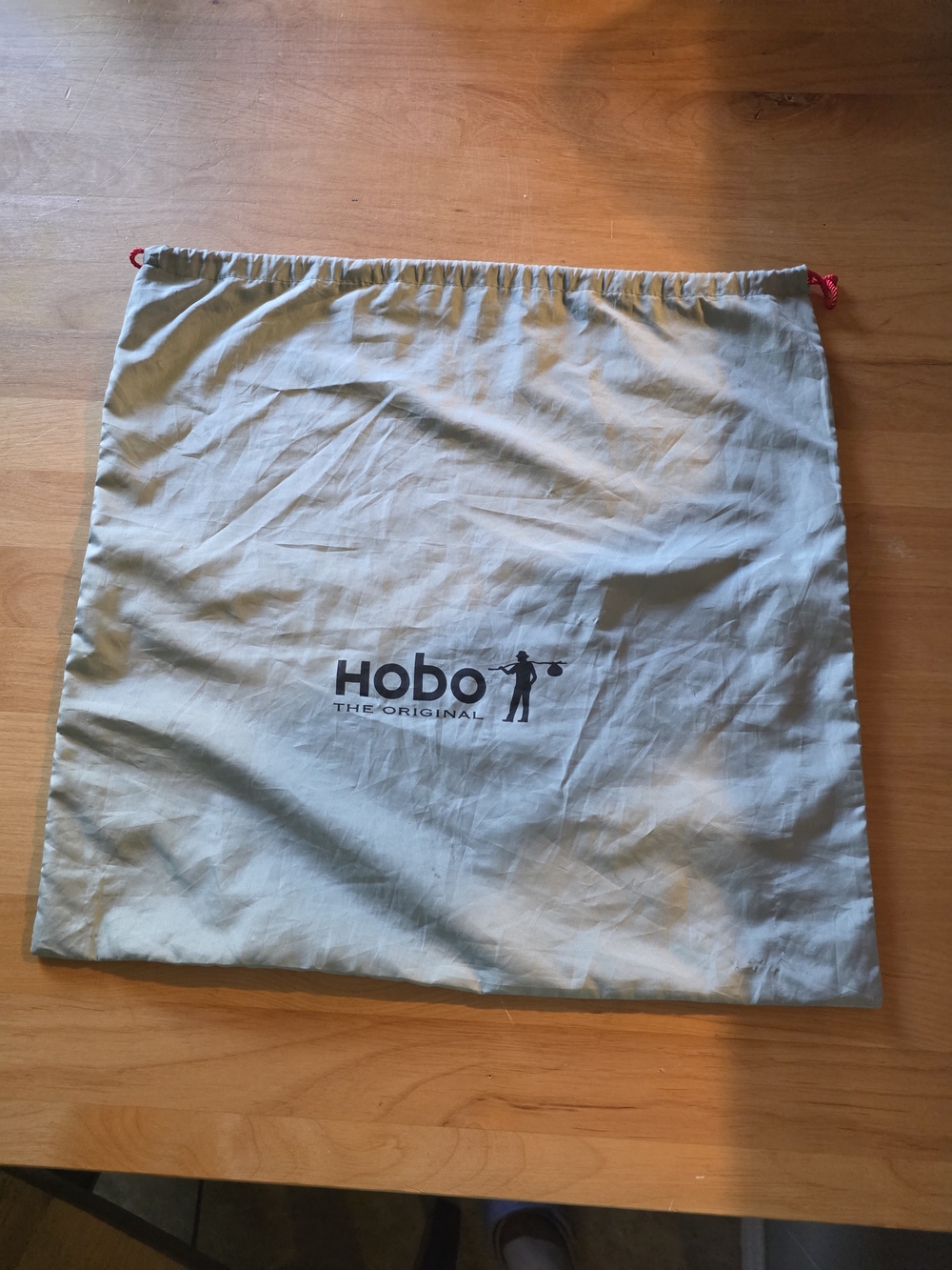 HOBO Cream Drawstring Accessory Dust Sack with Red Cord